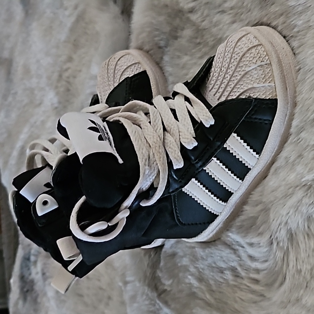 Adorable high tops